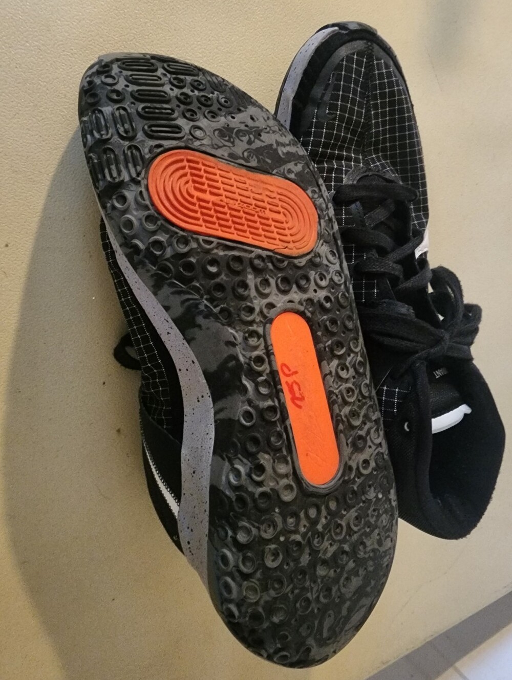 Nike Mens Kevin Durant Sz  10 Black & White High-Top Sneakers Very Good Cndtion - Picture 2 of 5